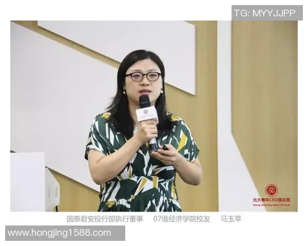足球明星的女友学历揭秘：从普通学生到高学历精英的成长之路